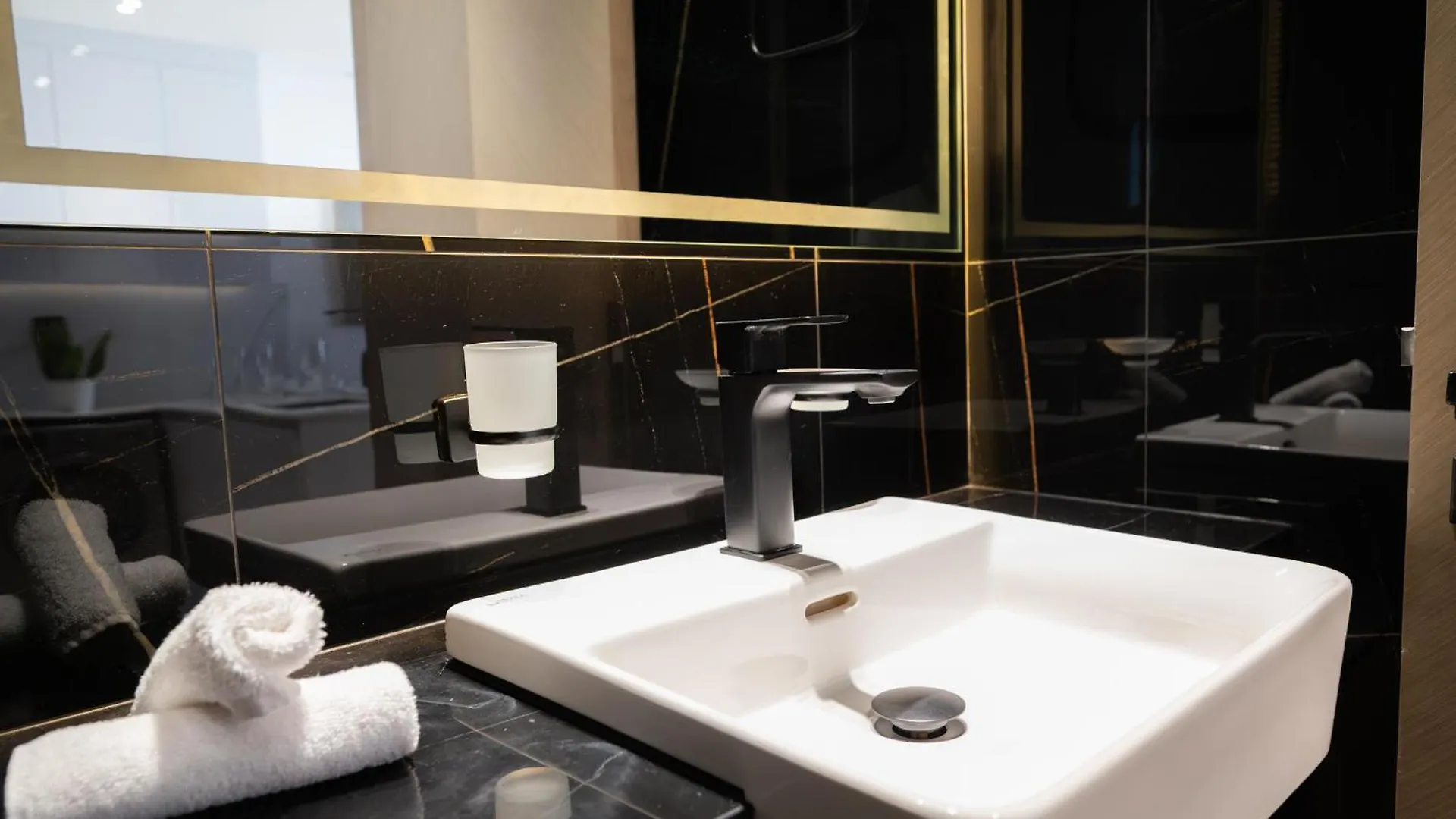 Cozy New Brand 1Br At Jvc Binghatti Corner Dubai